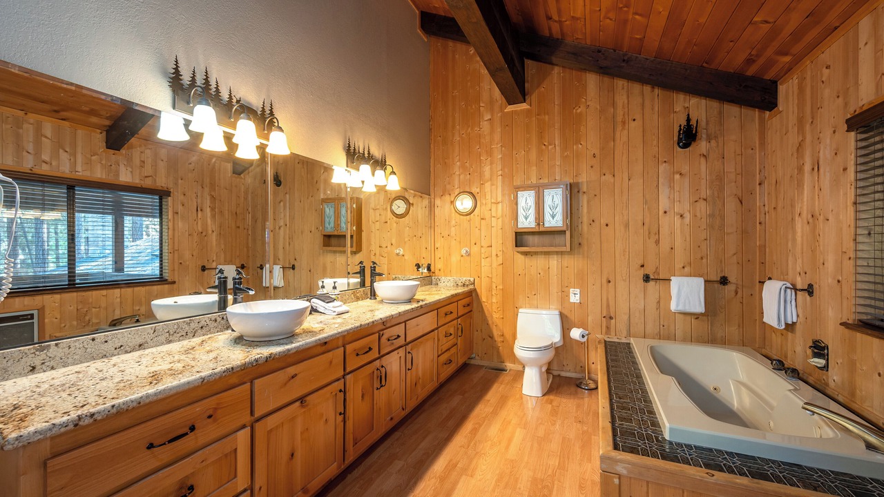 Photo of Bathroom in Summit Estates
