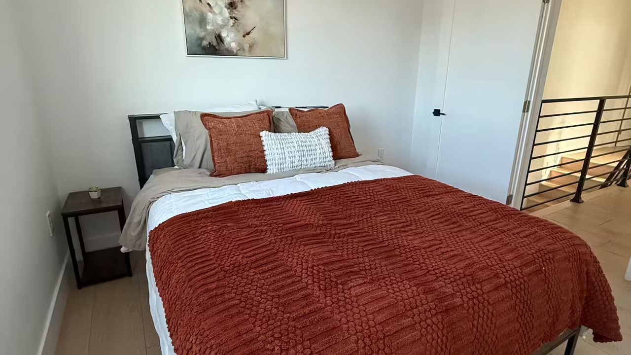 Photo of Bedroom in Downtown Los Angeles