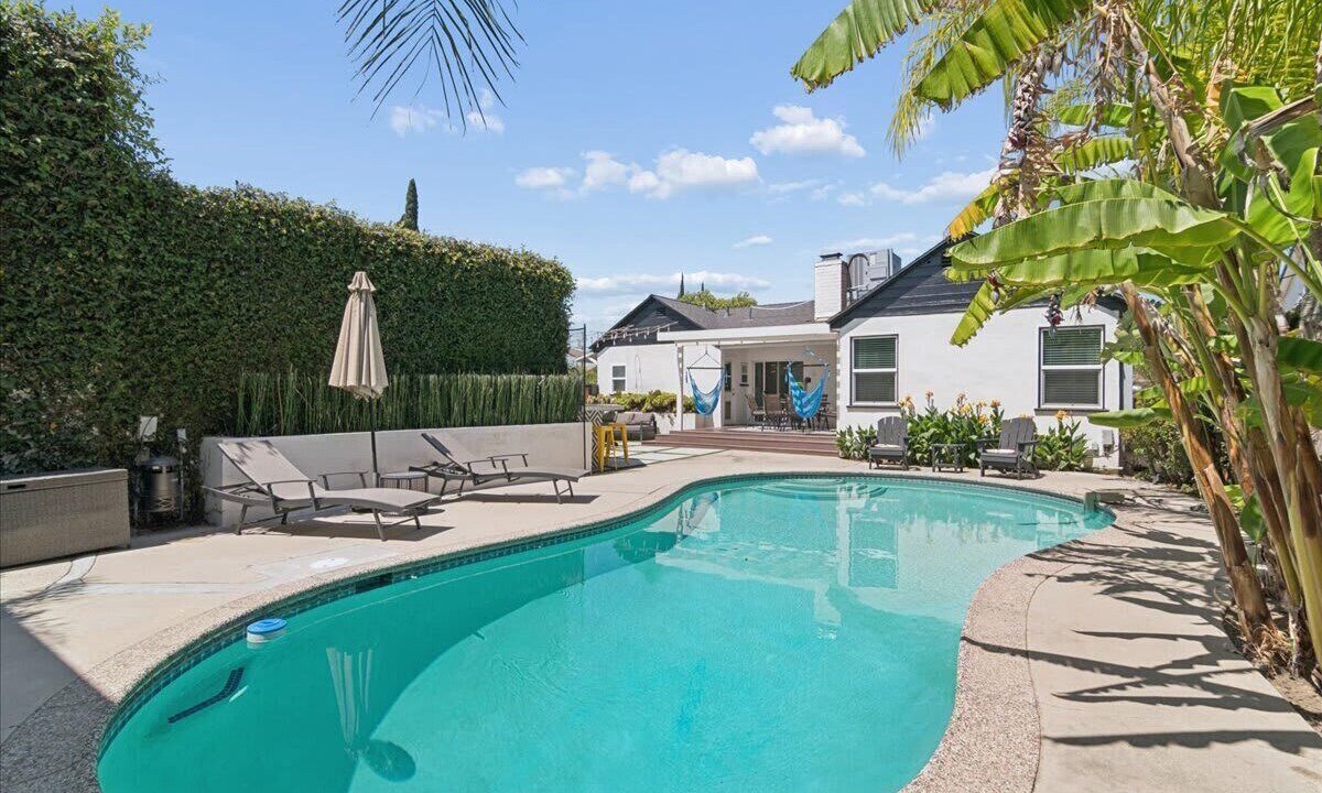Photo of Outdoor in Valley Glen