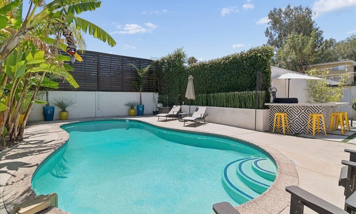 Photo of Outdoor in Valley Glen