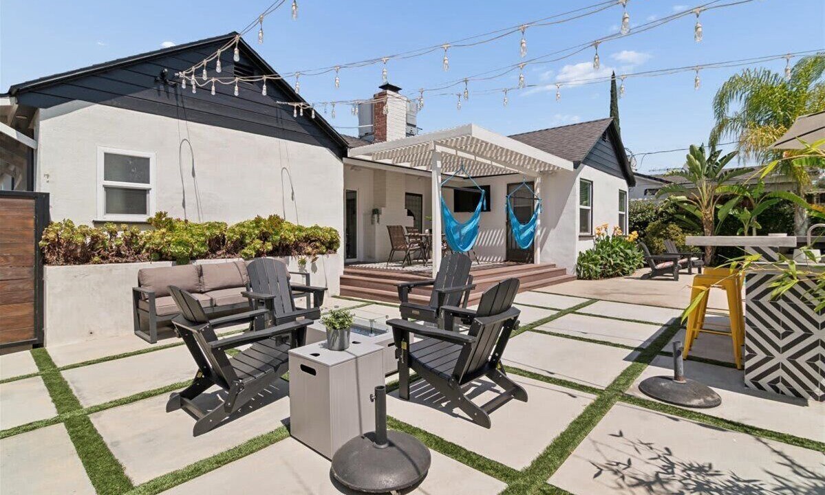 Photo of Outdoor in Valley Glen