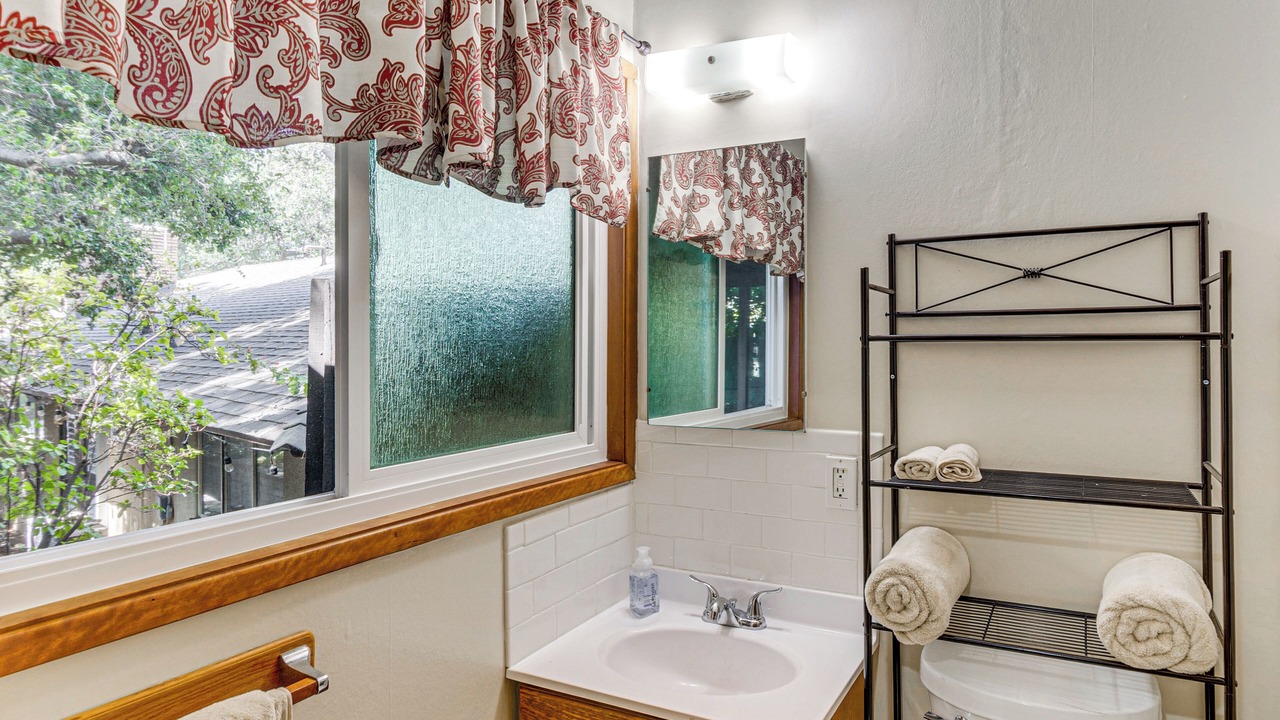 Photo of Bathroom in La Canada Flintridge