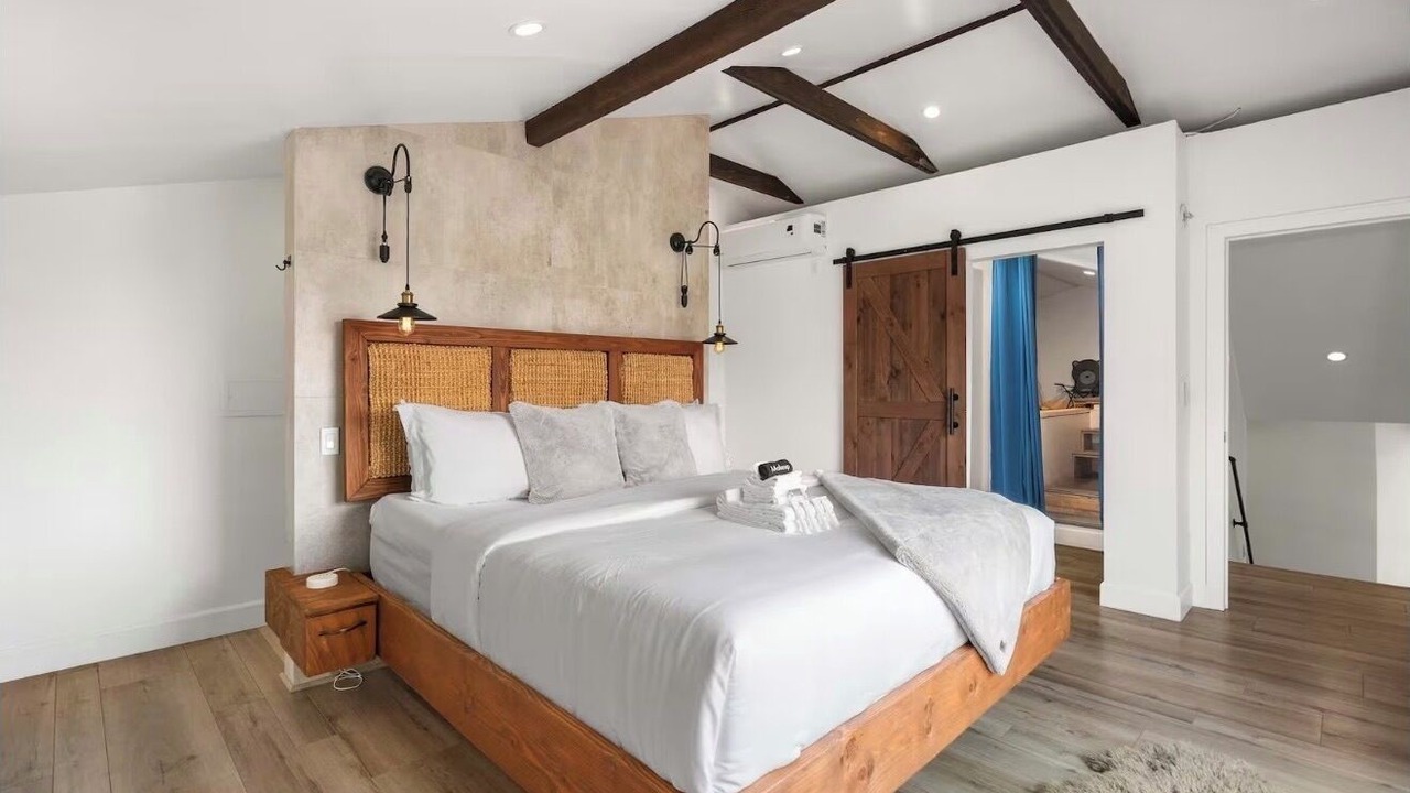 Photo of Bedroom in Pacific Palisades