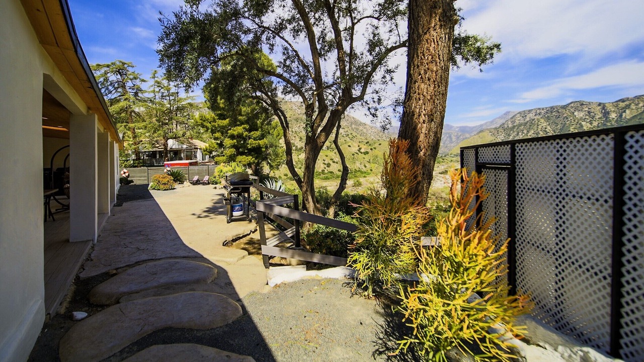 Photo of Outdoor in Sunland-Tujunga