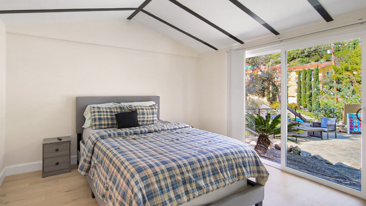 Photo of Bedroom in Sunland-Tujunga