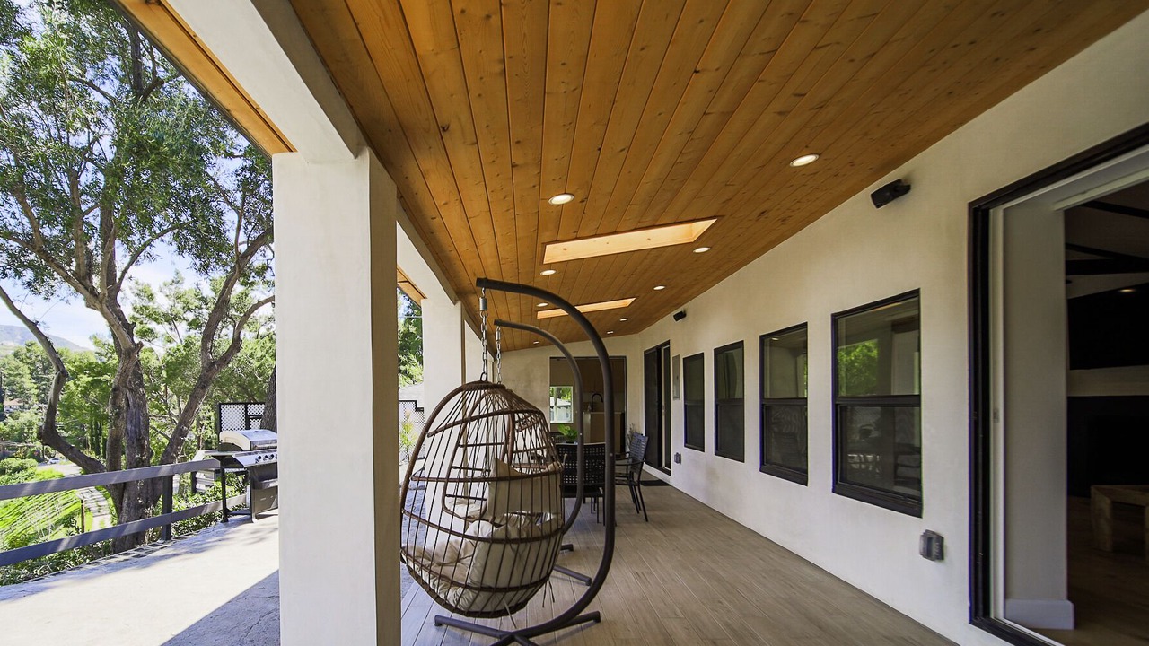 Photo of Patio Balcony in Sunland-Tujunga