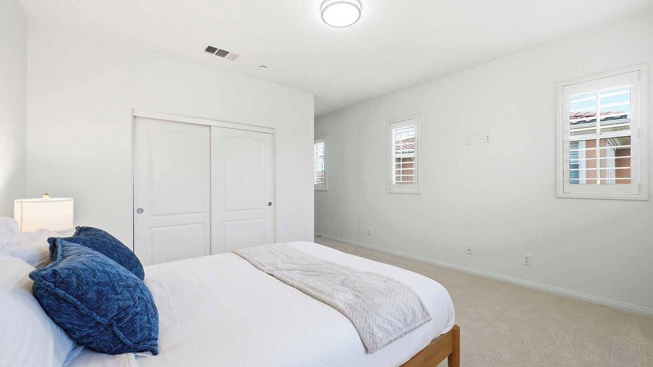 Photo of Bedroom in Woodbury