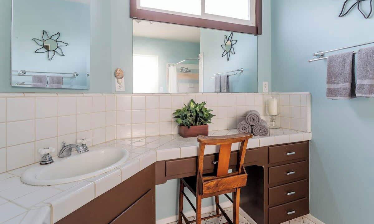 Photo of Bathroom in Van Nuys