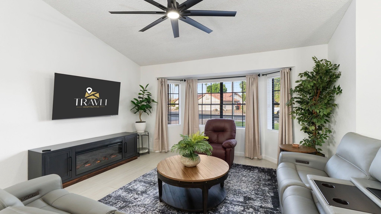 Photo of Livingroom in Alta Mesa Community Association