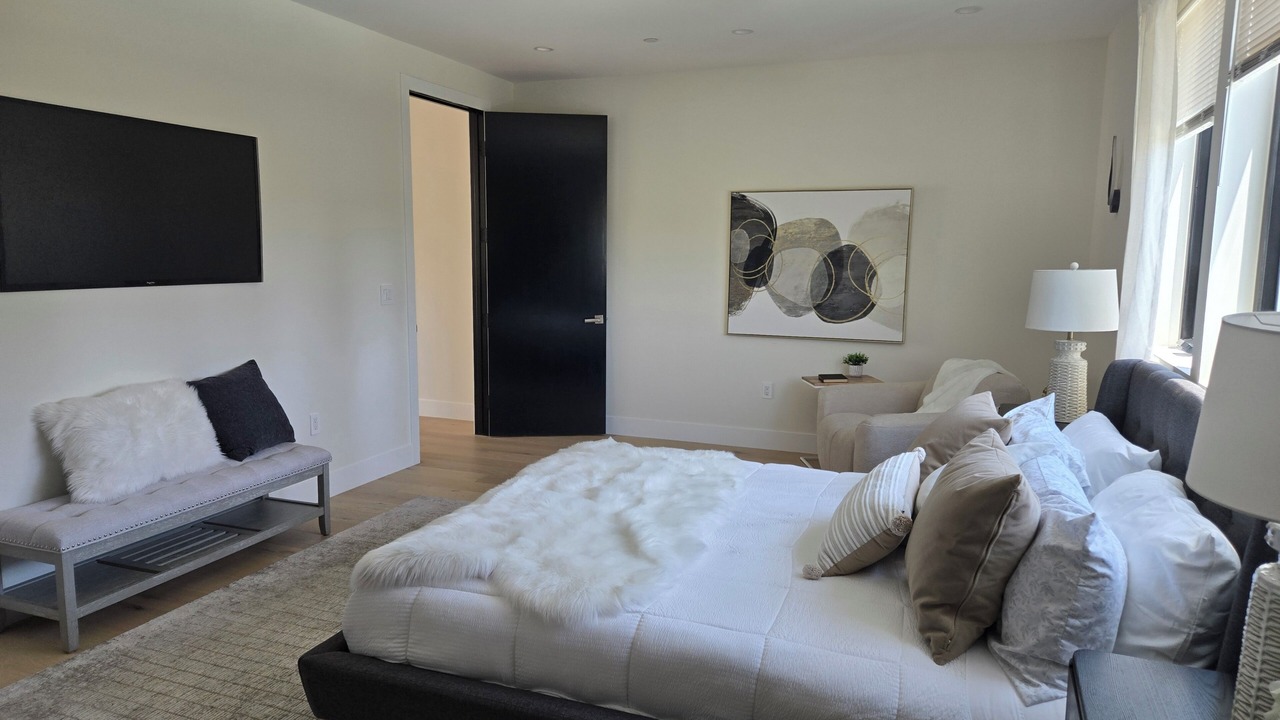 Photo of Bedroom in Encino