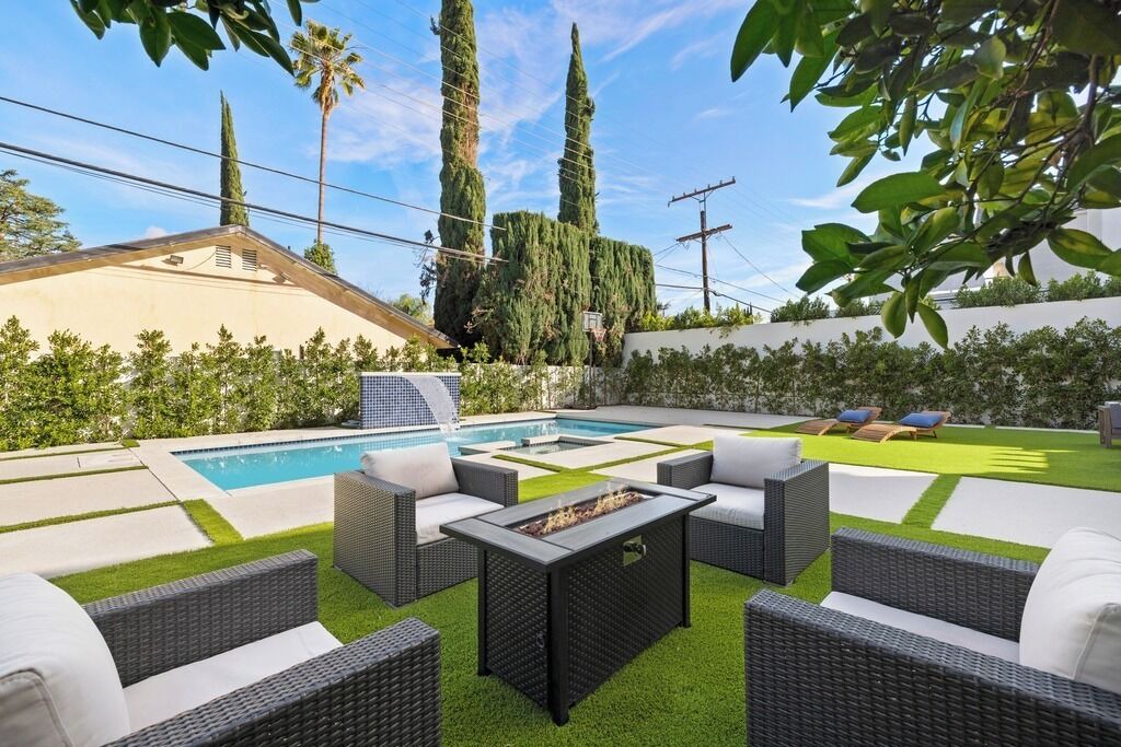 Photo of Outdoor in Encino