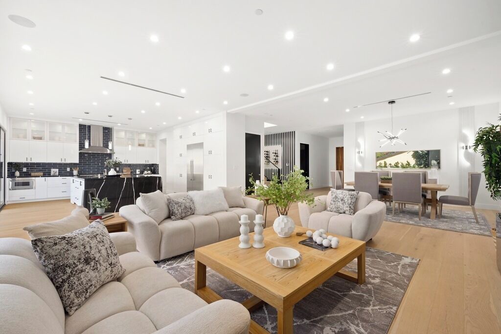 Photo of Livingroom in Encino