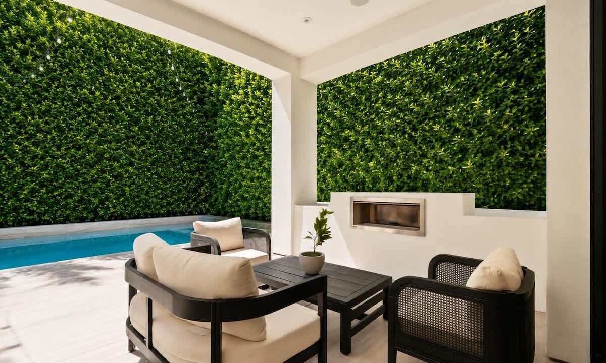 Photo of Patio Balcony in Beverly Grove