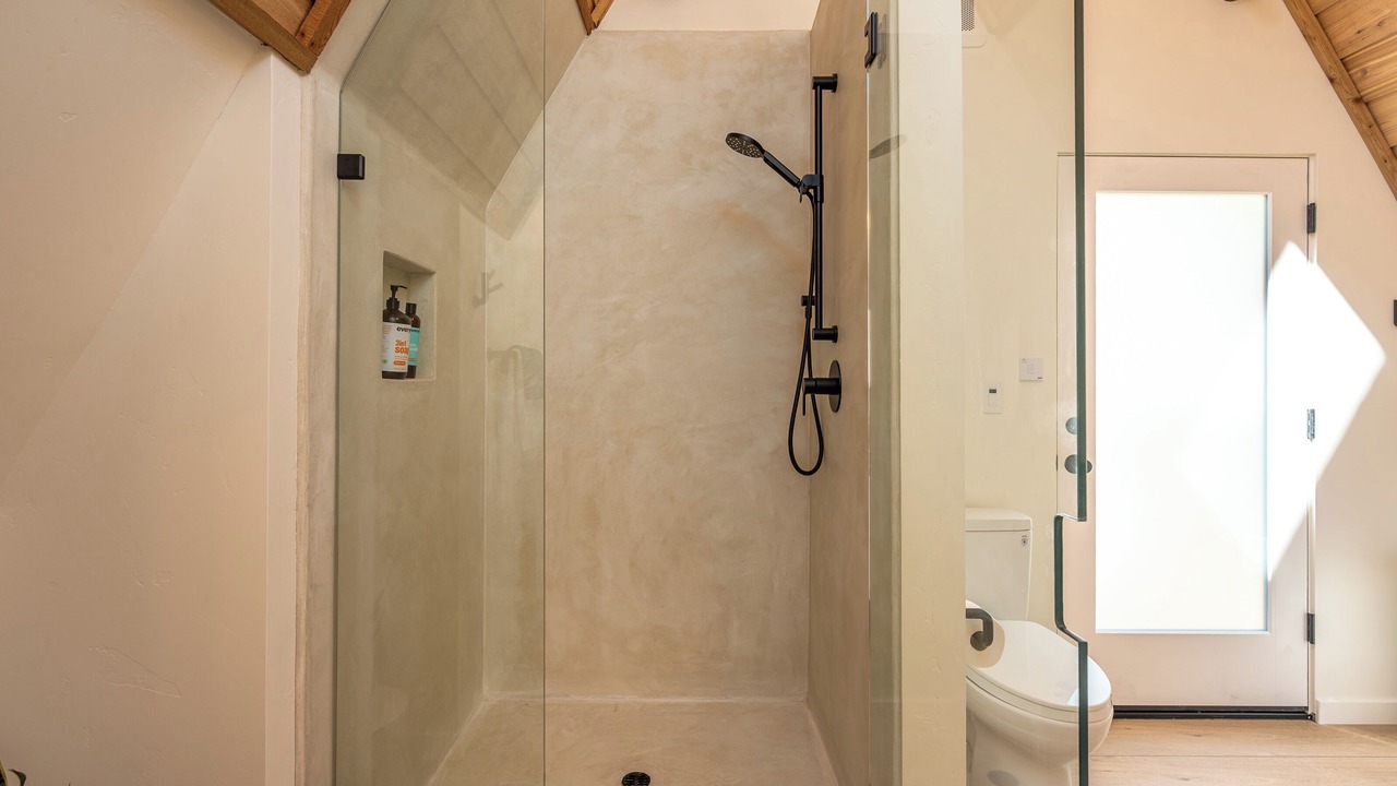 Photo of Bathroom in Groveland