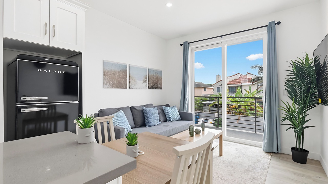 Photo of Livingroom in Lawndale