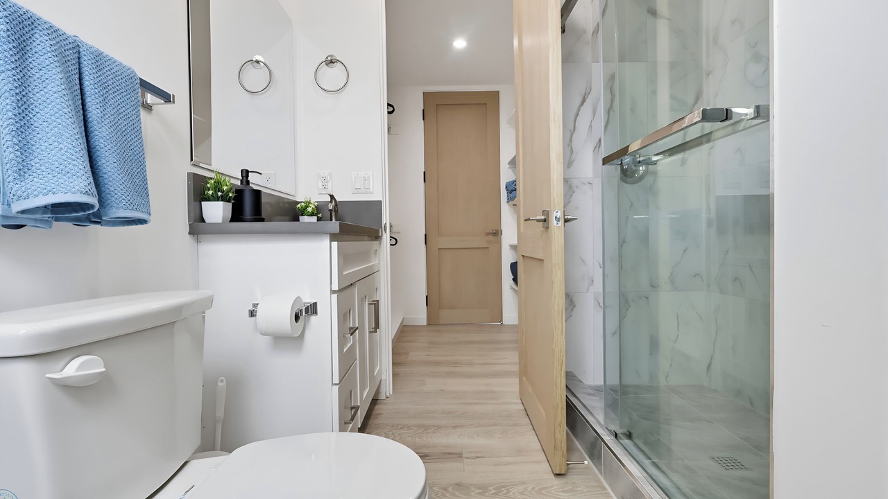 Photo of Bathroom in Lawndale