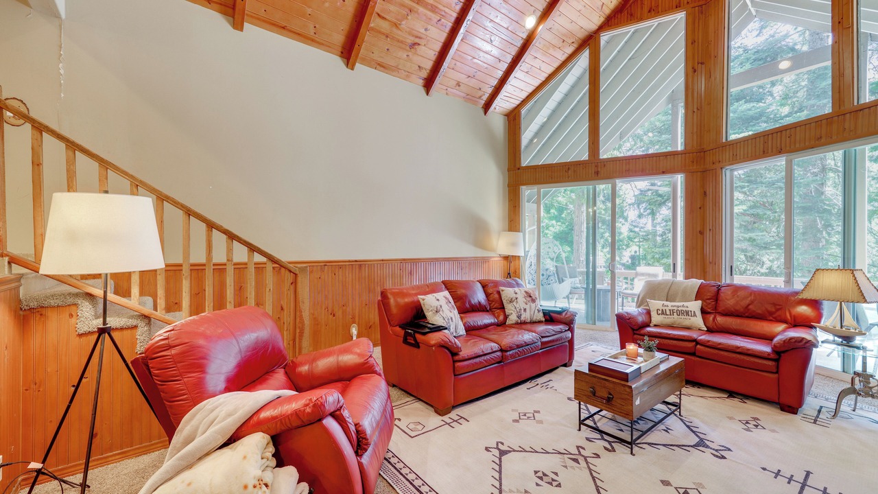 Photo of Livingroom in Cedar Glen