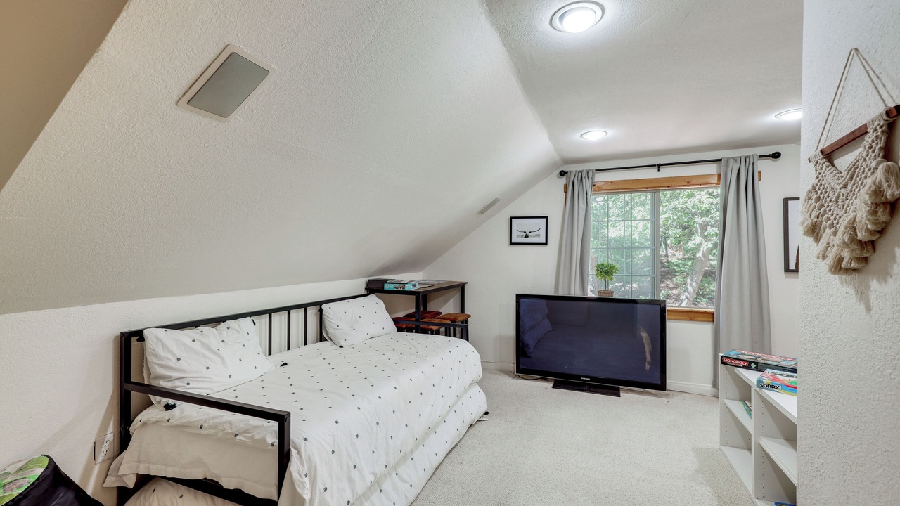 Photo of Bedroom in Cedar Glen