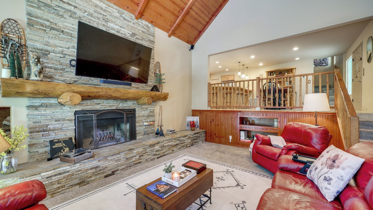 Photo of Livingroom in Cedar Glen