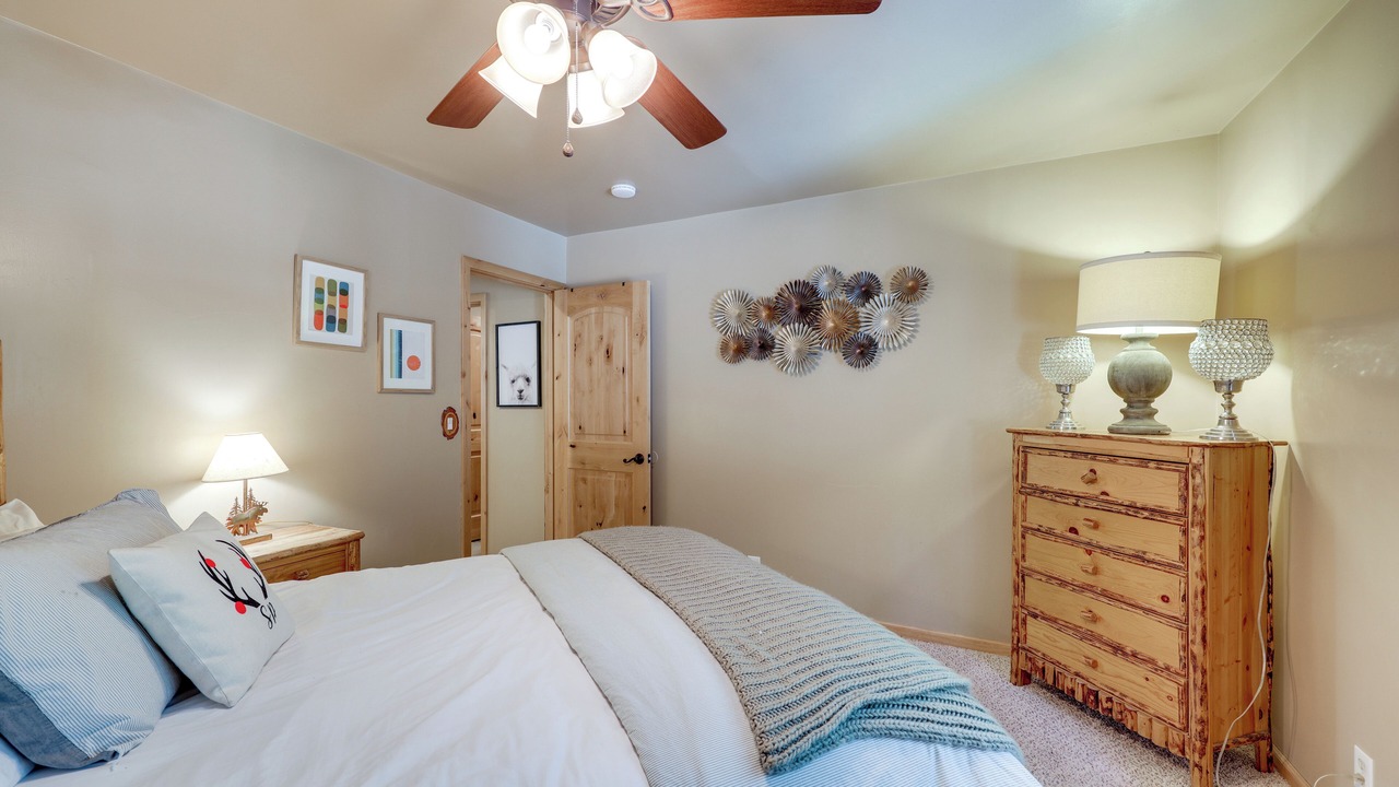 Photo of Bedroom in Cedar Glen