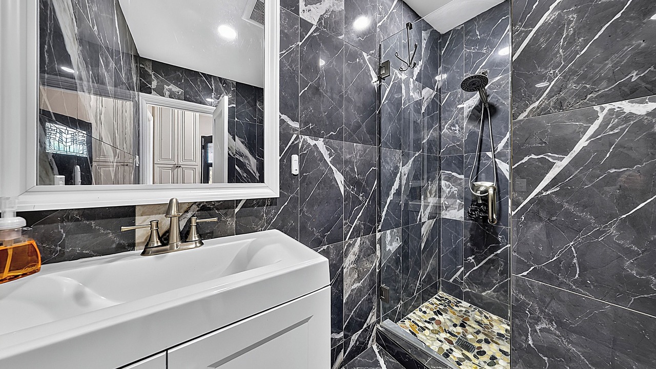 Photo of Bathroom in Sunland-Tujunga