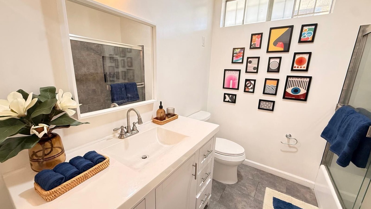 Photo of Bathroom in Pico - Robertson