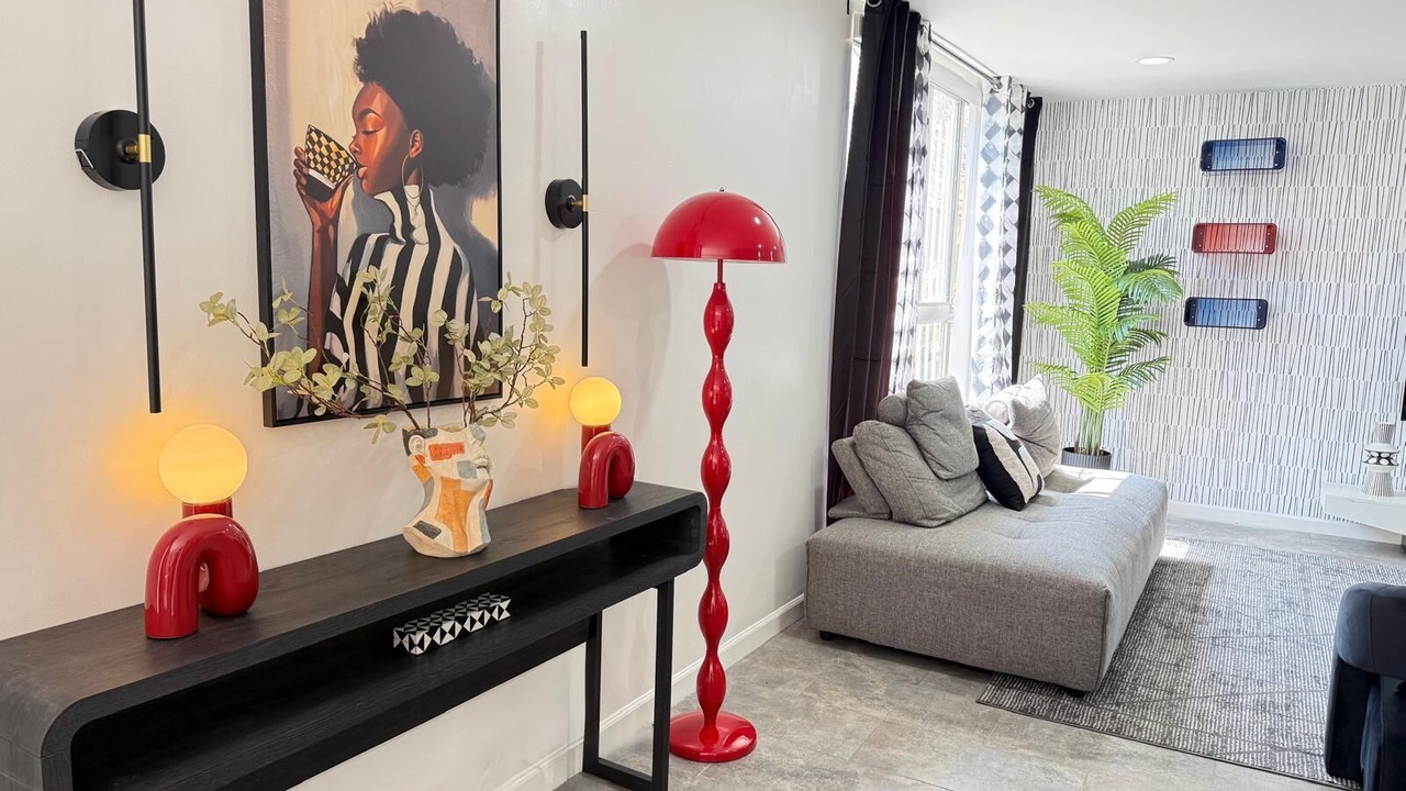 Photo of Livingroom in Pico - Robertson