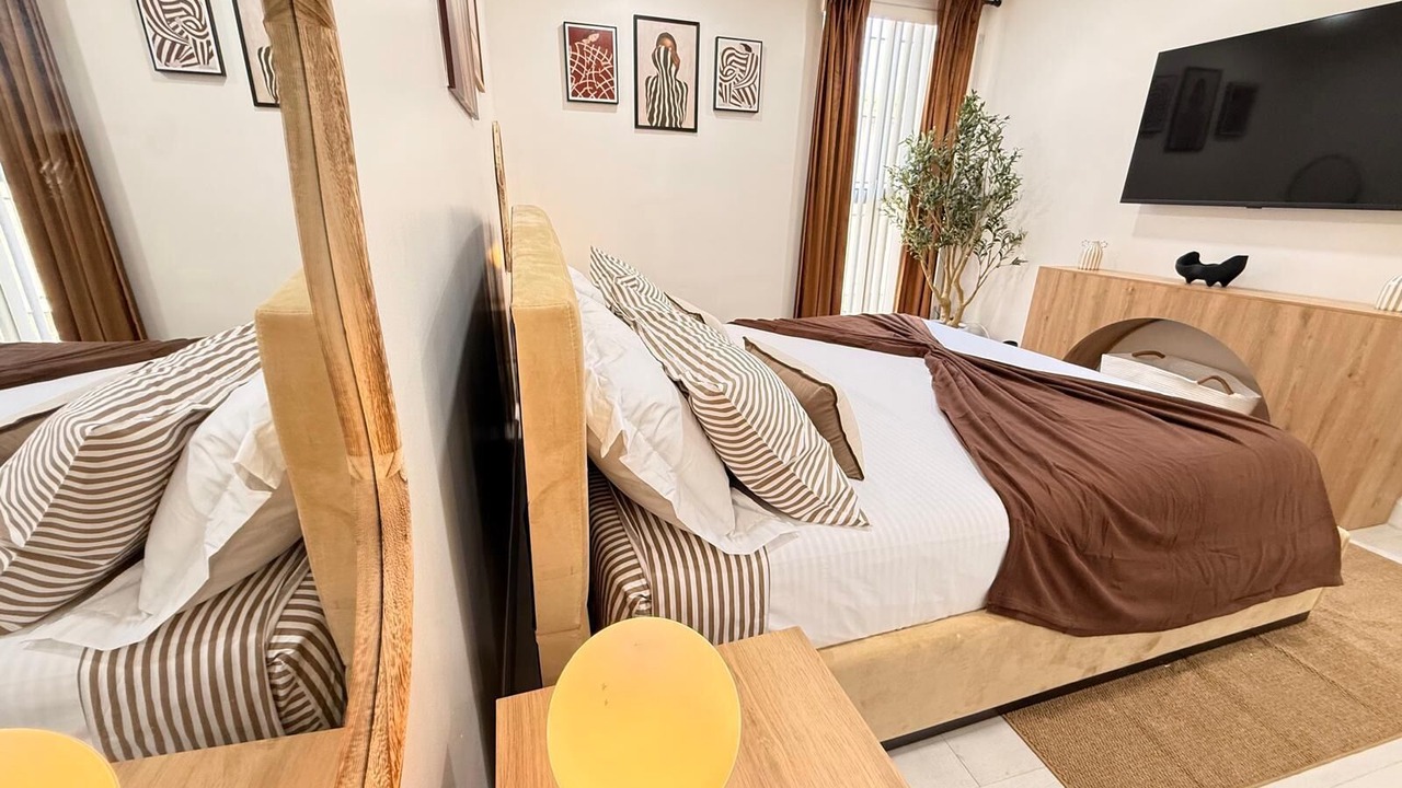 Photo of Bedroom in Pico - Robertson