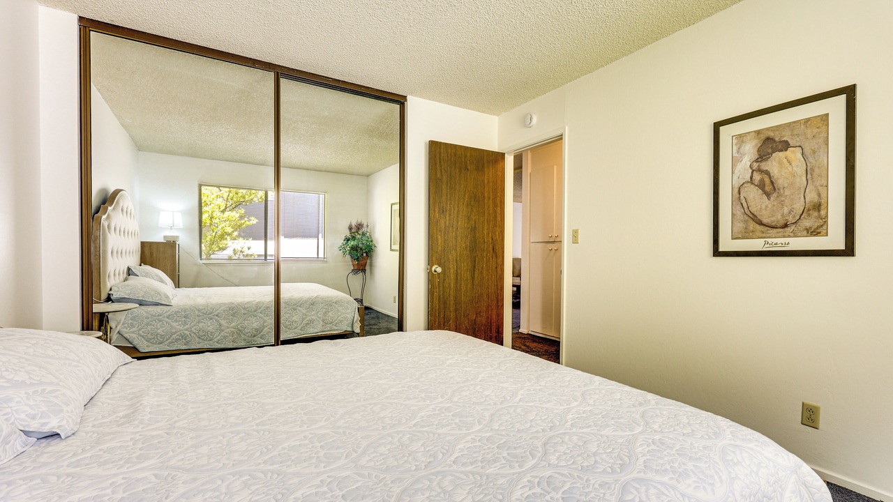 Photo of Bedroom in West Alameda