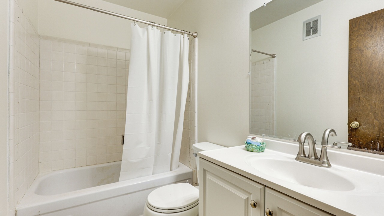 Photo of Bathroom in West Alameda