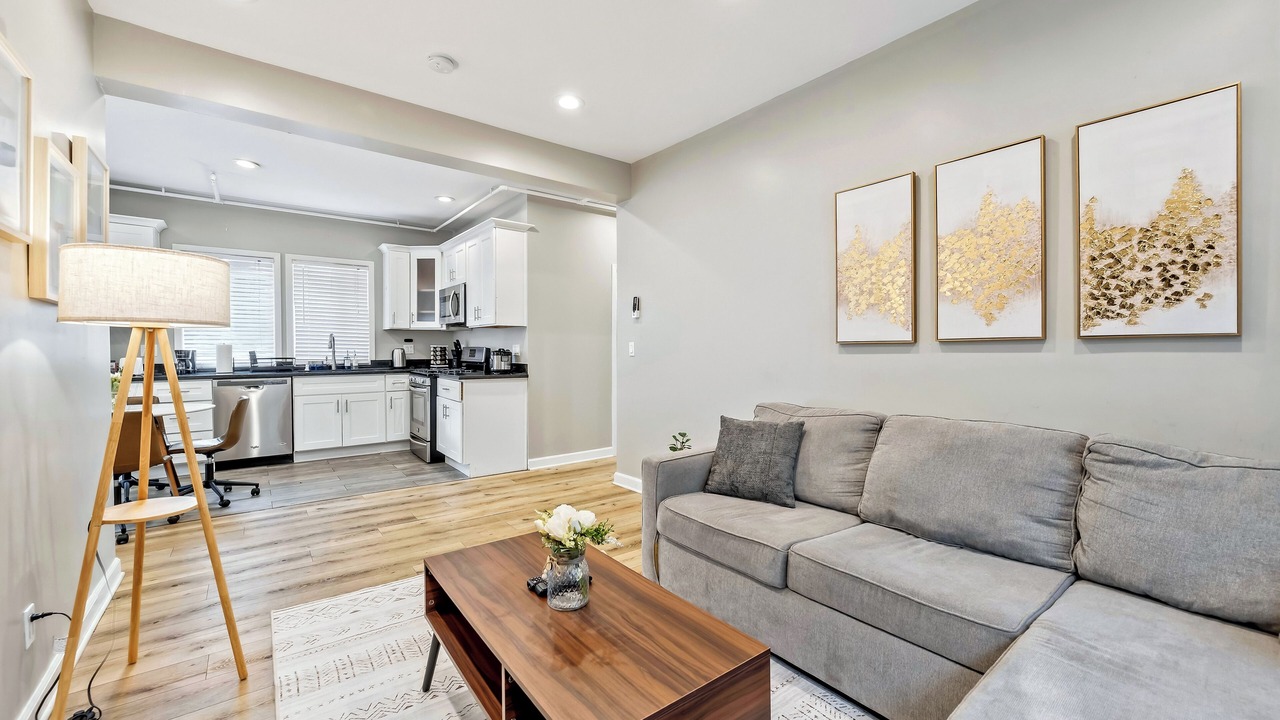 Photo of Livingroom in Central Berkeley