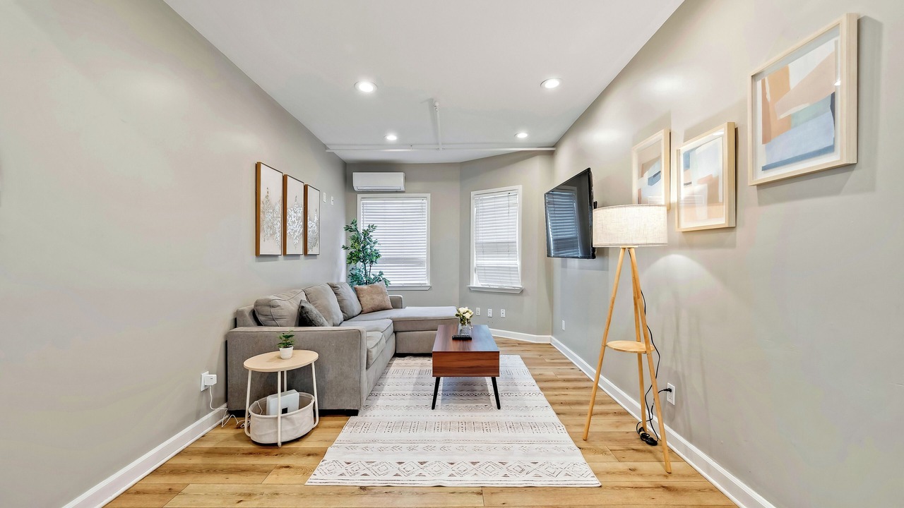Photo of Livingroom in Central Berkeley