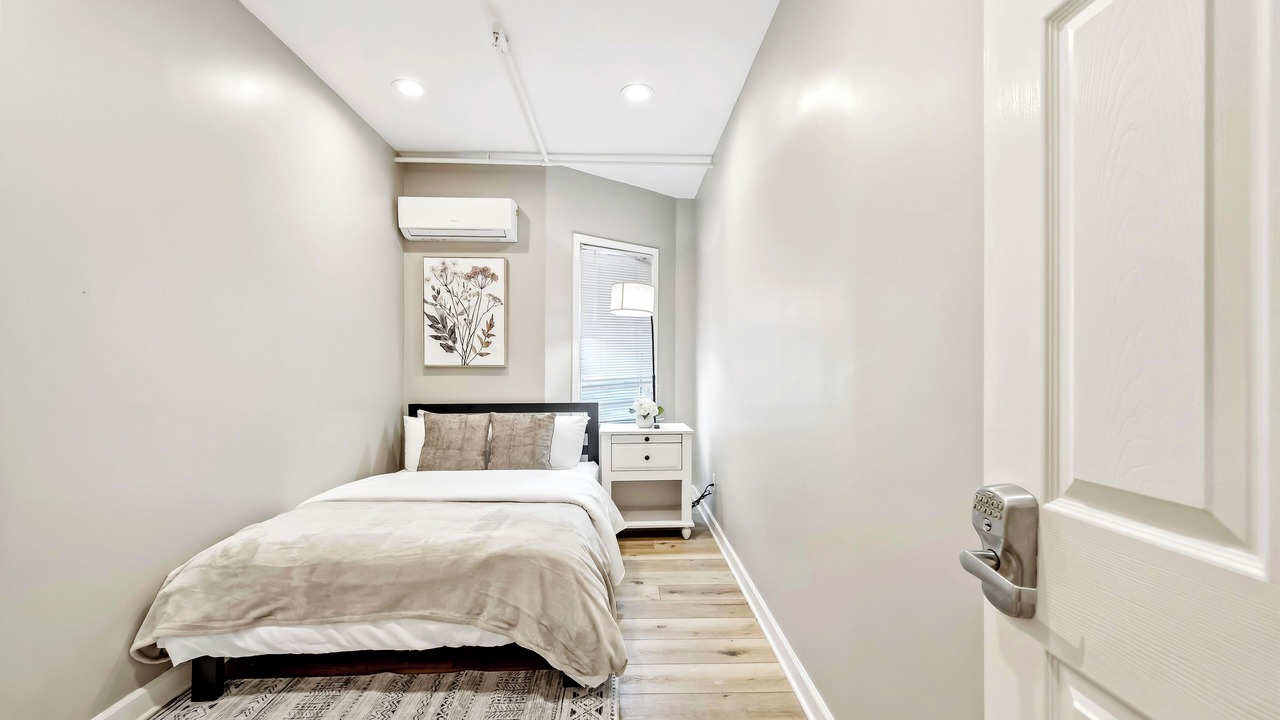 Photo of Bedroom in Central Berkeley