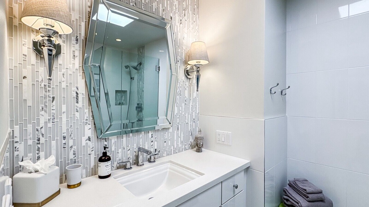Photo of Bathroom in Canyon Corridor