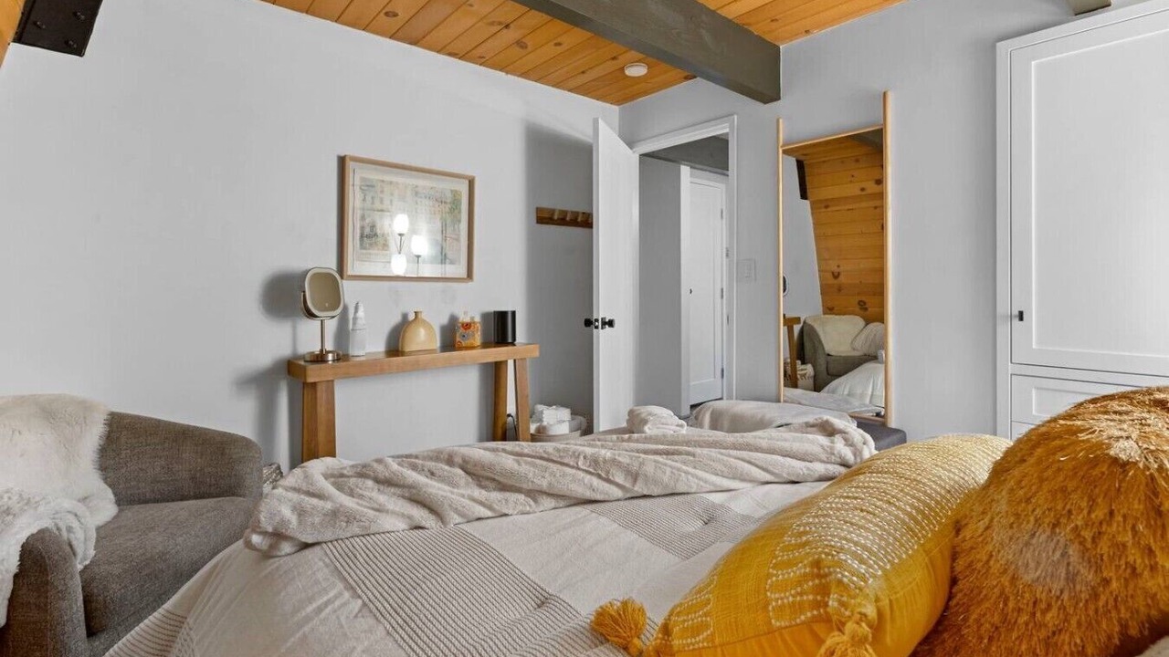 Photo of Bedroom in Summit Estates