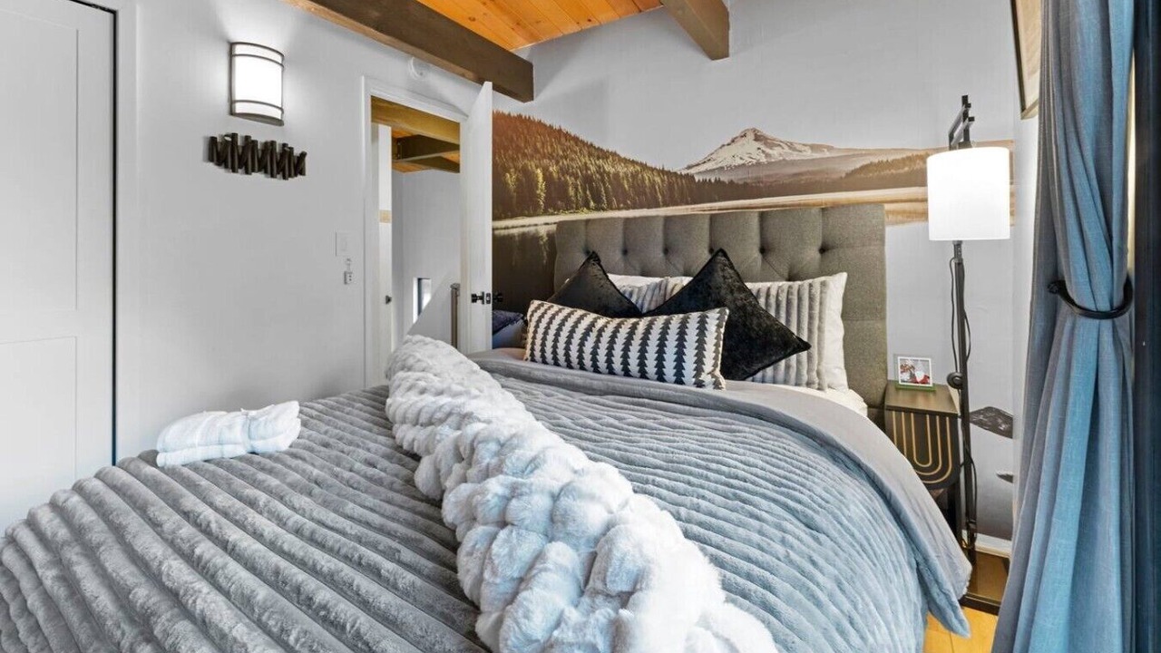 Photo of Bedroom in Summit Estates