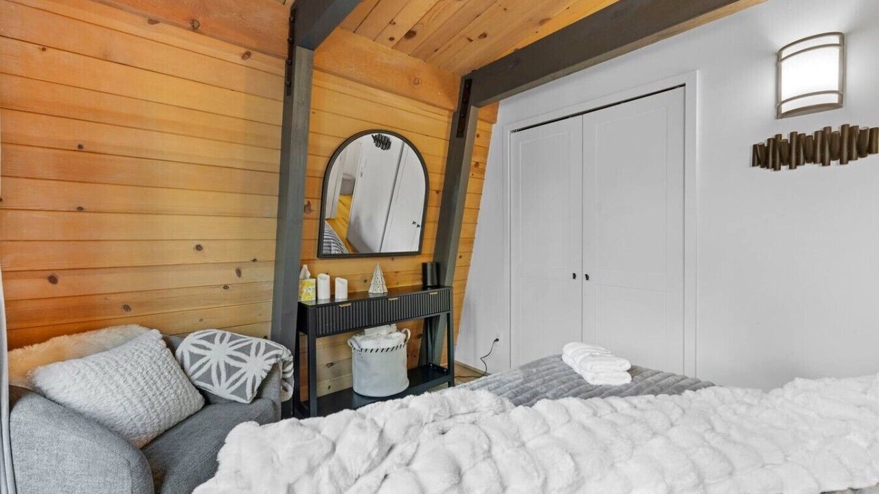 Photo of Bedroom in Summit Estates