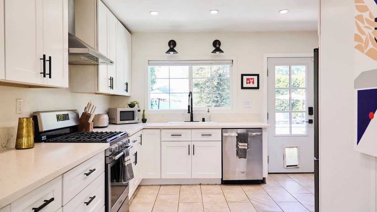 Photo of Kitchen in Lake Balboa