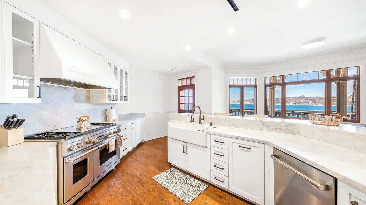 Photo of Kitchen in Village of La Jolla