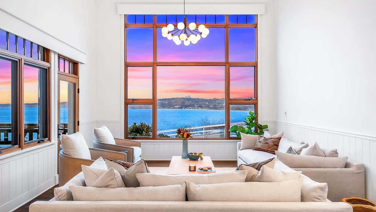 Photo of Livingroom in Village of La Jolla