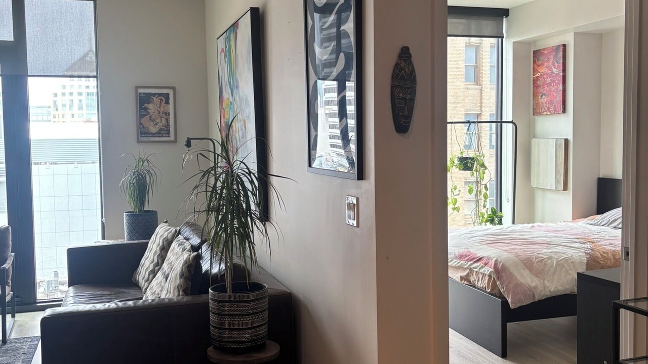 Photo of Bedroom in Downtown Oakland