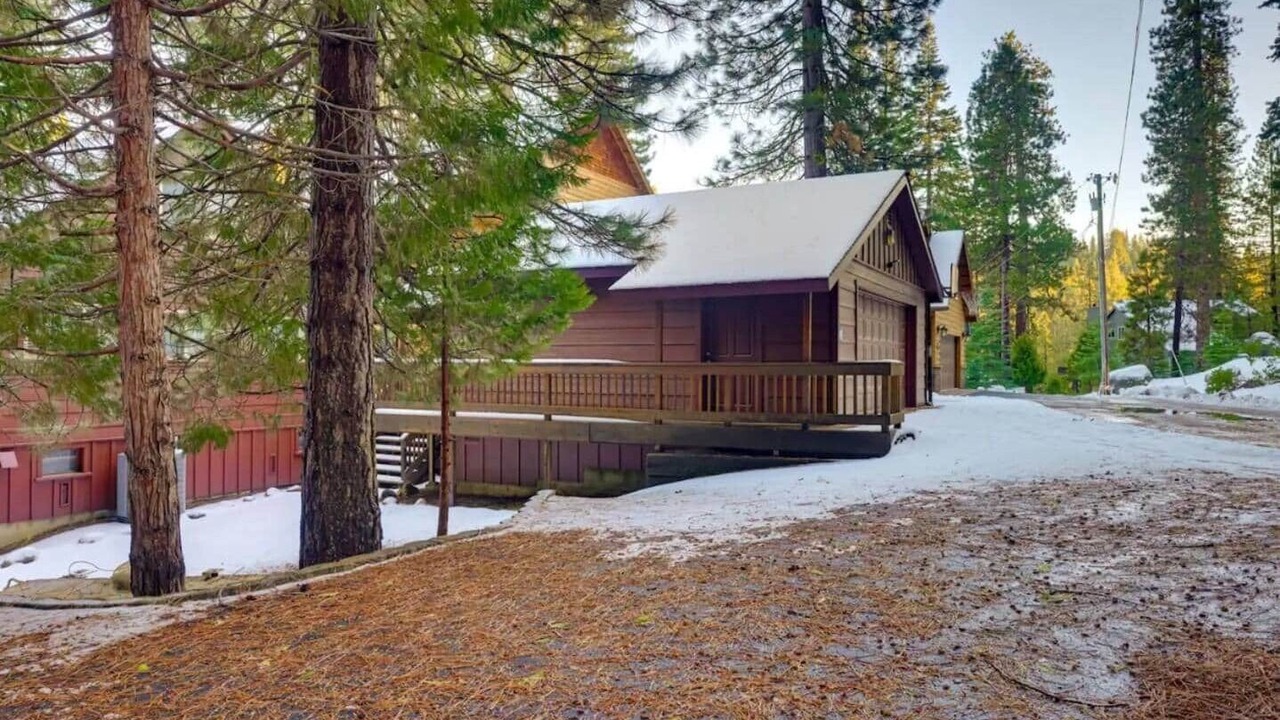 Photo of Outdoor in Strawberry