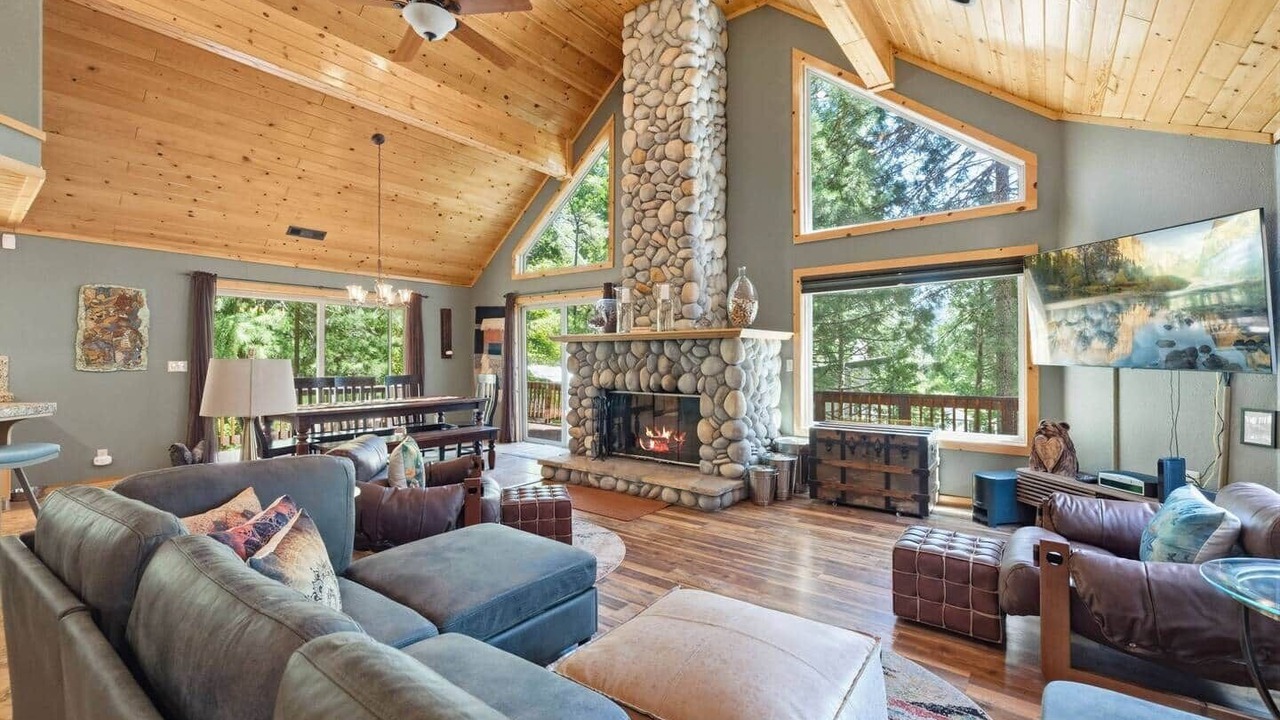 Photo of Livingroom in Strawberry