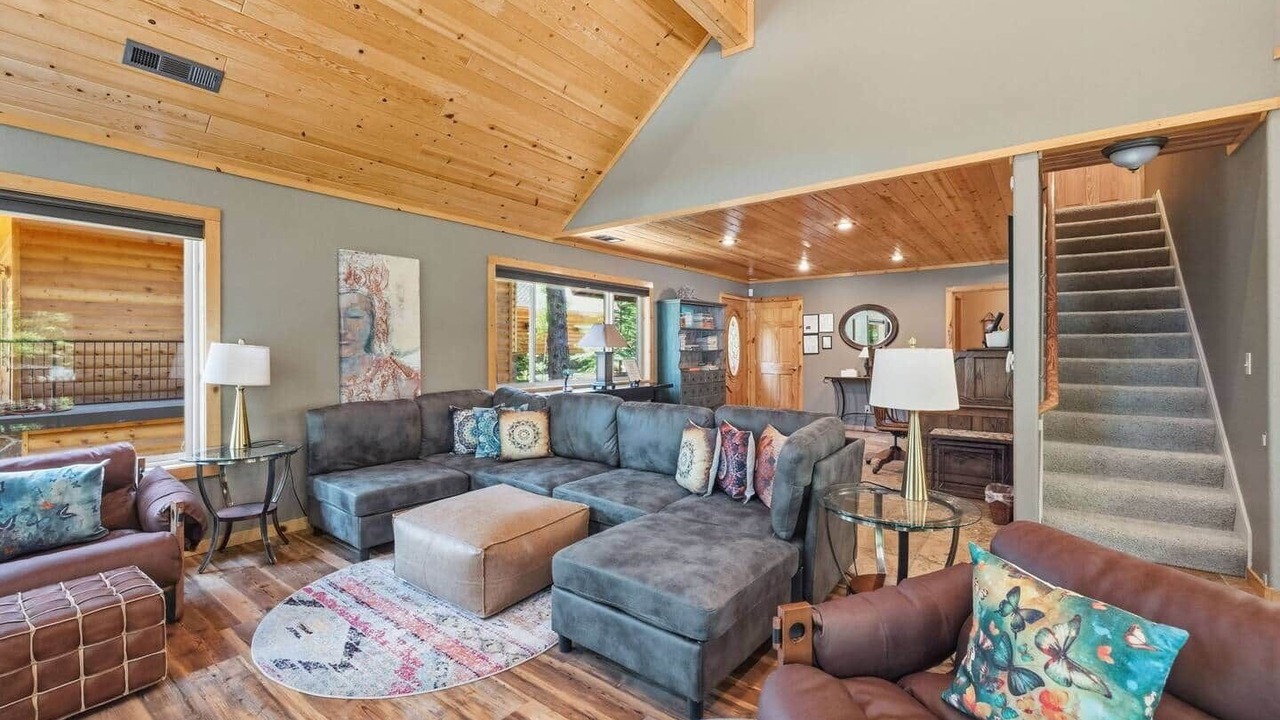 Photo of Livingroom in Strawberry