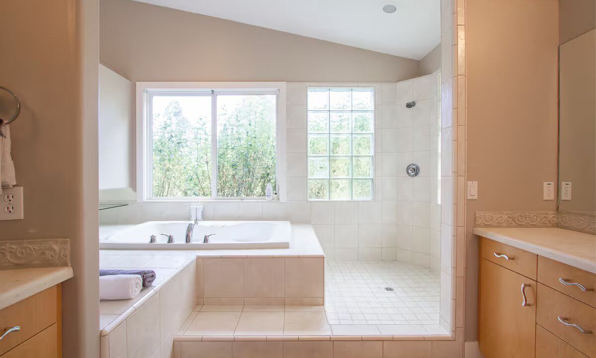 Photo of Bathroom in Occidental