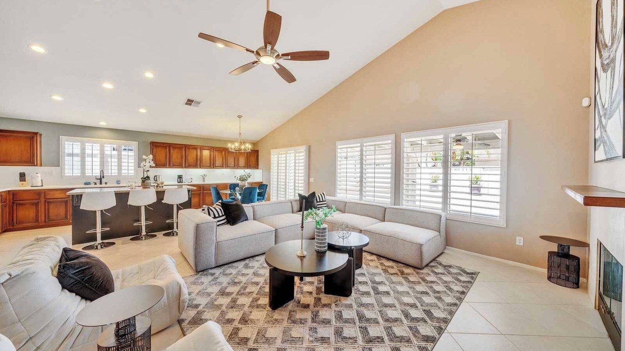 Photo of Livingroom in Corona