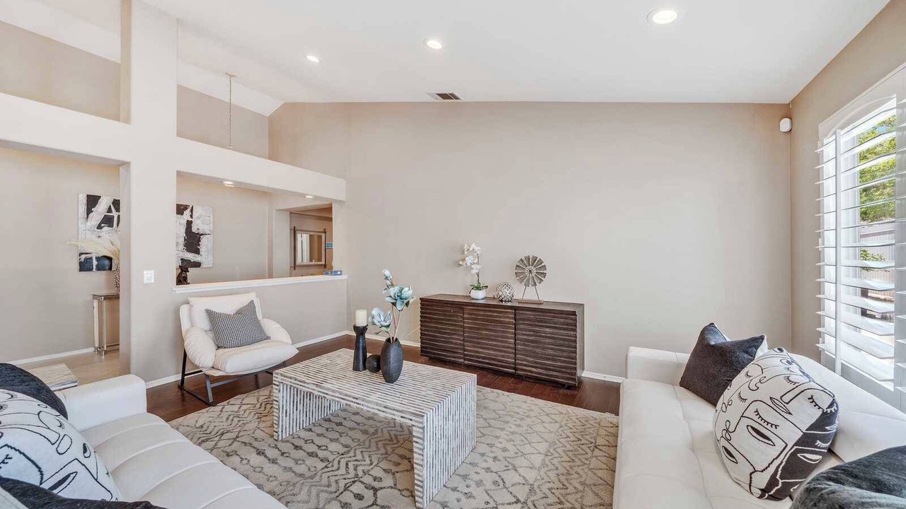 Photo of Livingroom in Corona