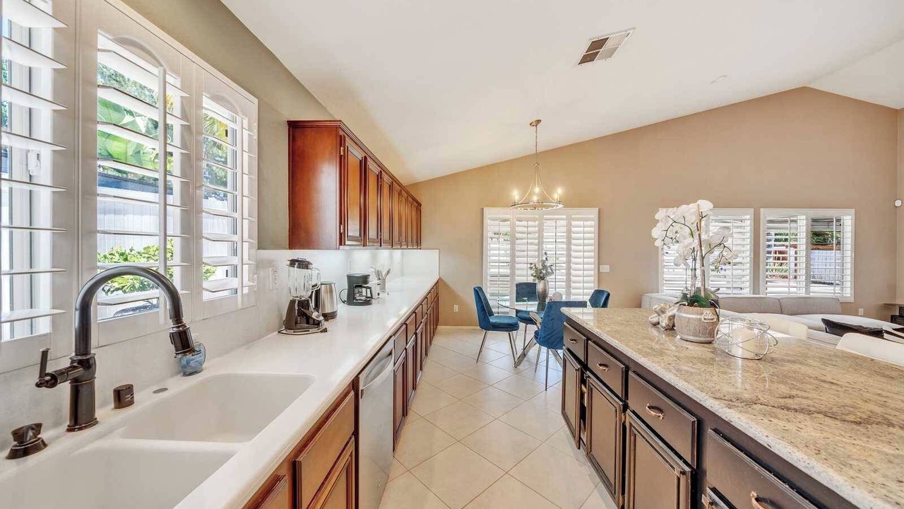 Photo of Kitchen in Corona
