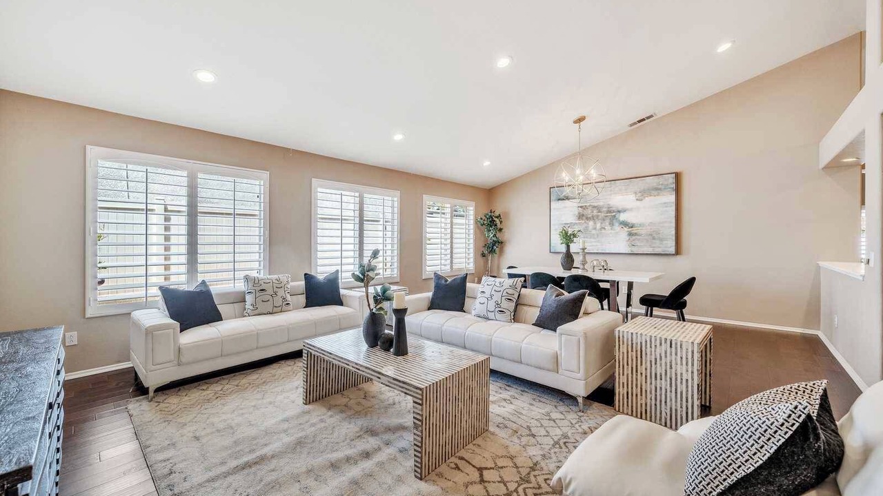 Photo of Livingroom in Corona