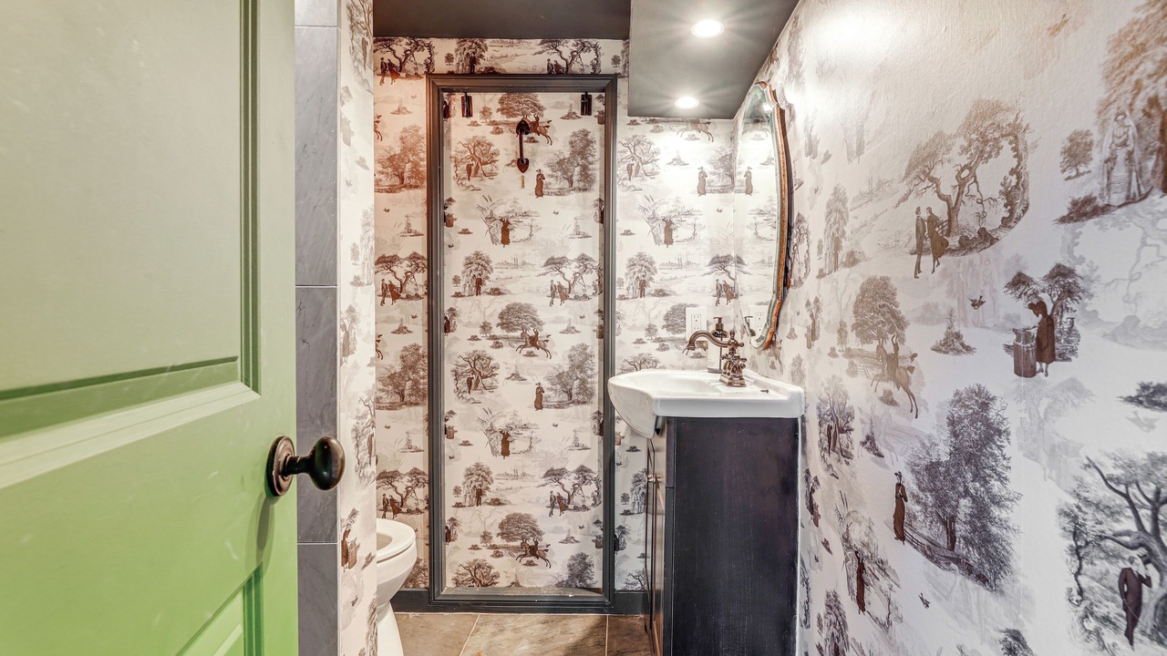 Photo of Bathroom in Los Angeles
